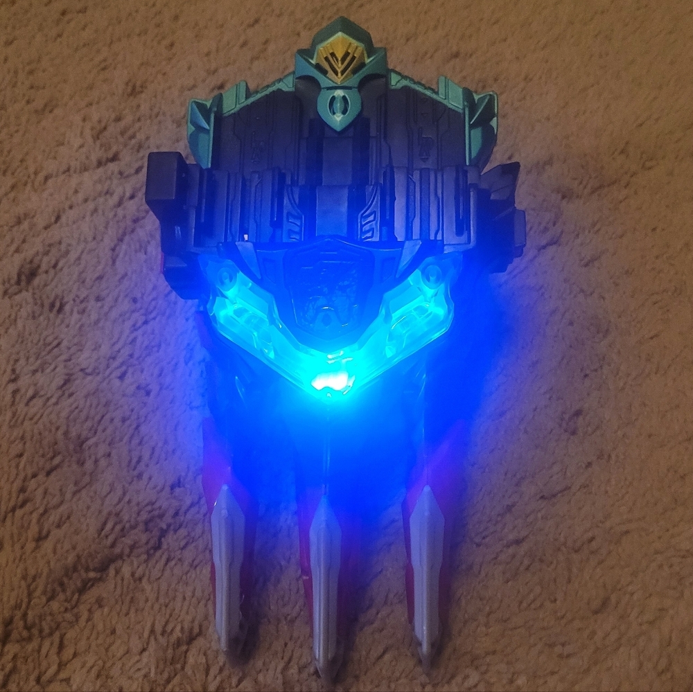 Power Rangers Dino Fury Dino Knight Morpher Electronic & Motion Activated Claw